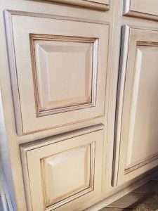 the best and easiest way to paint cabinets