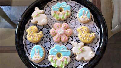 Cute ideas and how to decorate Easter cookies