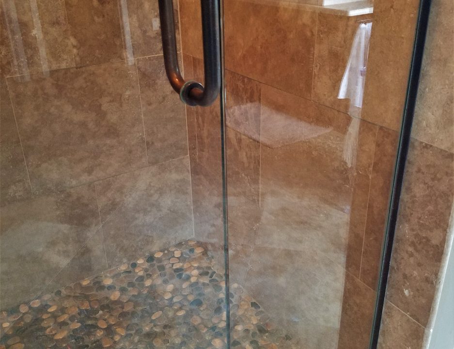 https://reneeromeo.com/wp-content/uploads/2017/08/shower-pic-625x480@2x.jpg