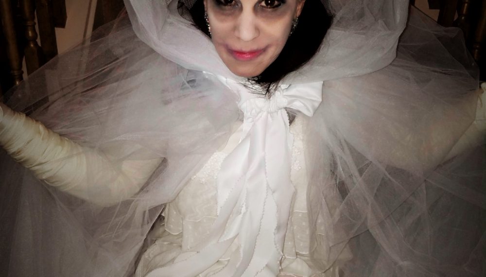last minute women's DIY victorian ghost costume