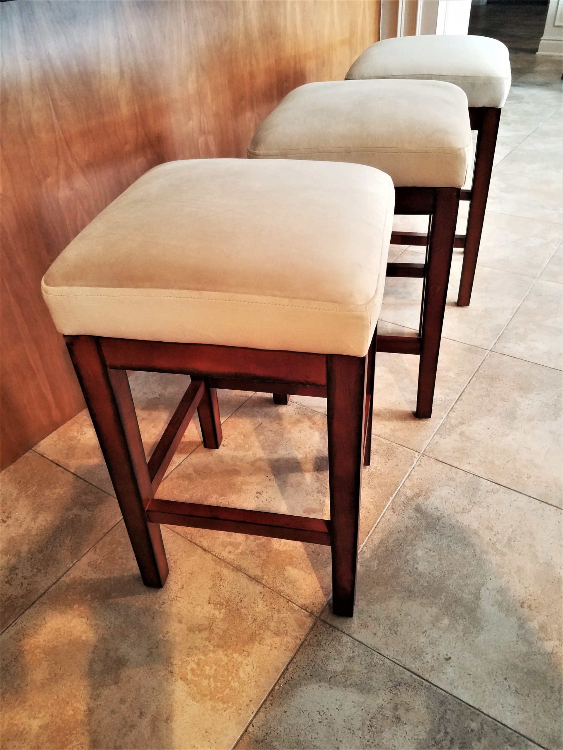 How To Reupholster A Bar Stool Seat, How To Recover Bar Stools
