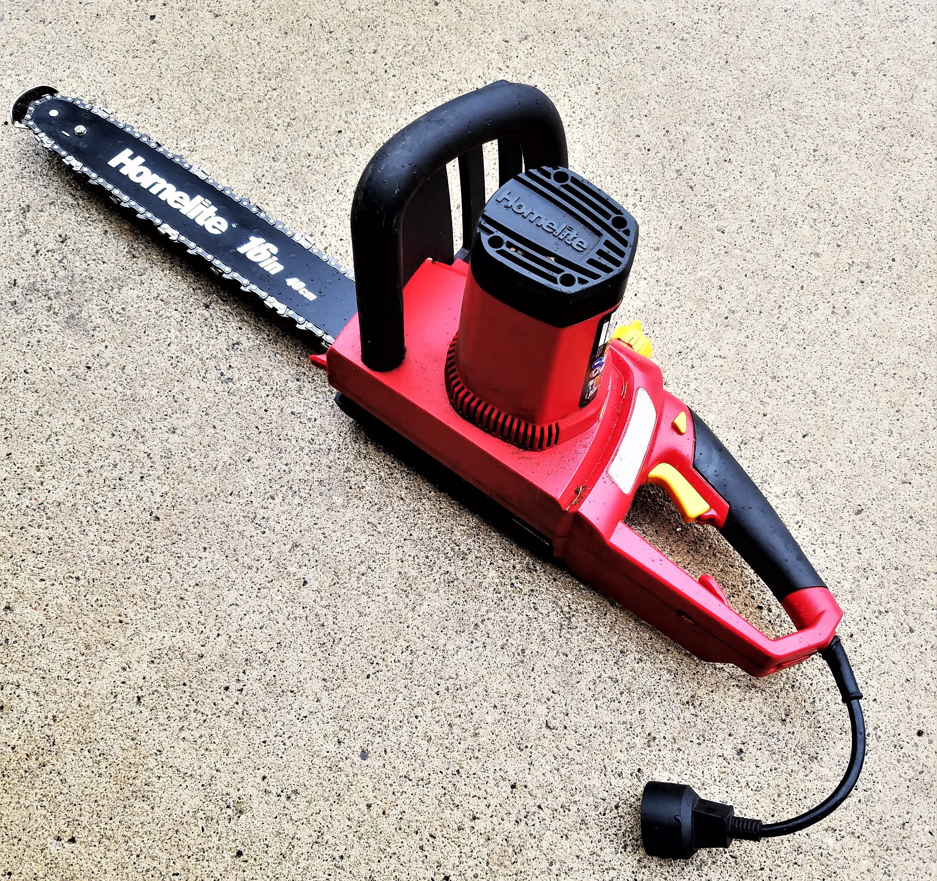 How to Use a Chainsaw (2) Renee Romeo