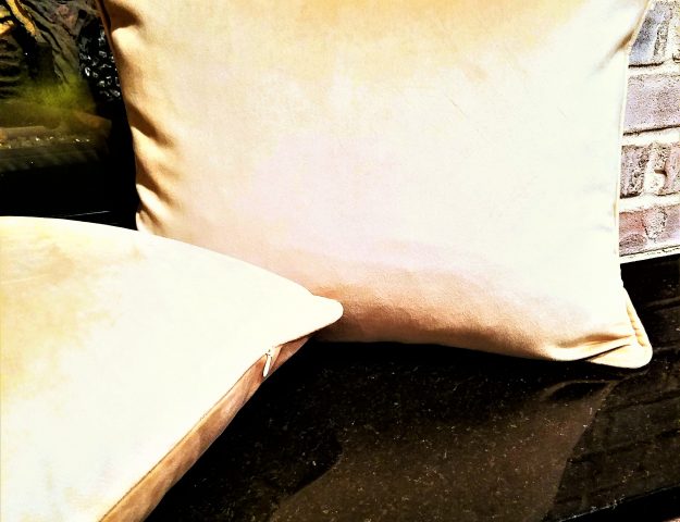 Make Removable Pillow Covers with a Zipper